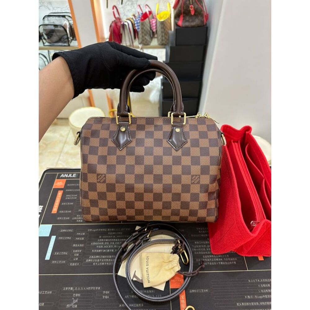 Louis Vuitton Women Pre-Loved Bag Brand New Condition
